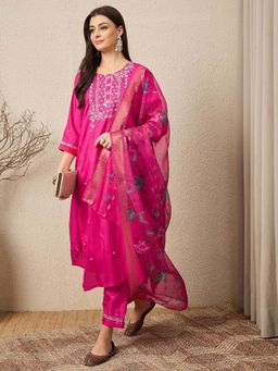 VredeVogel - Pink Women Silk Blend Kurta with Pant and Dupatta