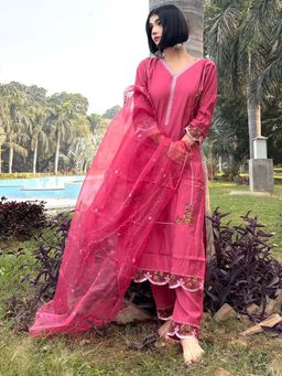 VredeVogel - Silk Blend Pink Women Kurta with Pant and Dupatta