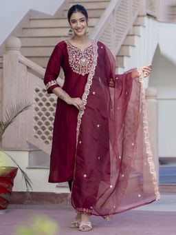 VredeVogel - Maroon Silk Blend Kurta with Pant and Dupatta