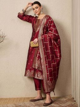 VredeVogel - Women Maroon Silk Blend Woven Kurta with Pant and Dupatta