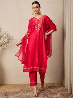 VredeVogel - Women Pink Viscose Rayon Embroidered Kurta with Pant and Dupatta