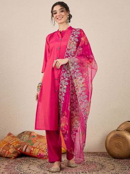 VredeVogel - Women Pink Silk Blend Embroidered Kurta with Pant and Dupatta