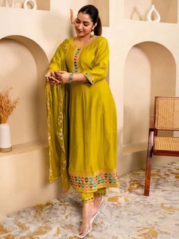 VredeVogel - Women Yellow Silk Blend Embroidered Kurta with Pant and Dupatta