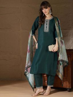 VredeVogel - Women Green Cotton Blend Embroidered Kurta with Pant and Dupatta