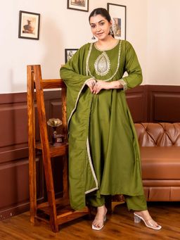 VredeVogel - Silk Blend Women Green Kurta with Pant and Dupatta