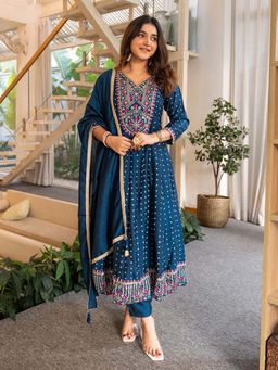 VredeVogel - Silk Blend Teal Women Kurta with Pant and Dupatta