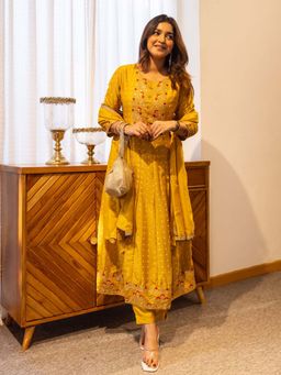 VredeVogel - Womens Yellow Kurta with Pant and Dupatta