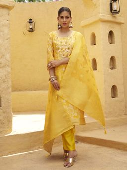 VredeVogel - Women Yellow Kurta with Pant and Dupatta