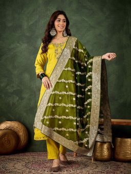 VredeVogel - Yellow Womens Kurta with Pant and Dupatta