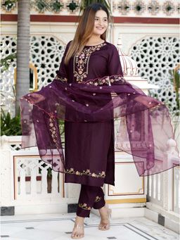 VredeVogel - Women's Purple Kurta with Pant and Dupatta