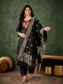 VredeVogel - Black Women Kurta with Pant and Dupatta