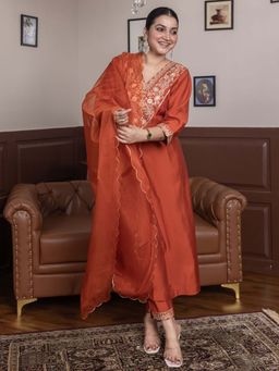 VredeVogel - Rust Women's Kurta with Pant and Dupatta