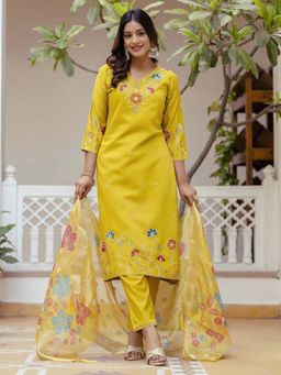 VredeVogel - Yellow Women Kurta with Pant and Dupatta