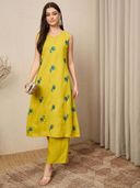 Yellow color option, Sold out, Currently selected
