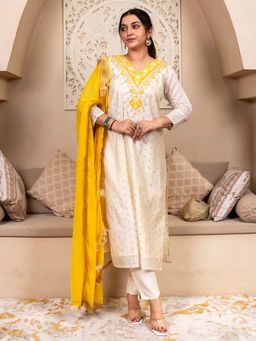 VredeVogel - White Women Kurta with Pant and Dupatta