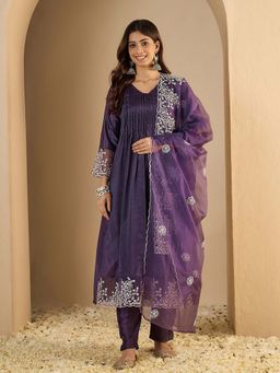 VredeVogel - Women Lavender Silk Blend Embroidered Kurta with Pant and Dupatta