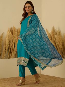 VredeVogel - Women Teal Silk Blend Embroidered Kurta with Pant and Dupatta