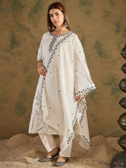 VredeVogel - Women Off White Silk Blend Embroidered Kurta with Pant and Dupatta