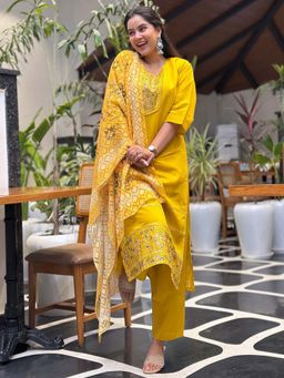 VredeVogel - Women Yellow Silk Blend Embroidered Kurta with Pant and Dupatta