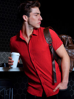 Campus Sutra - Mens Red Ruched Regular Fit Casual Shirt