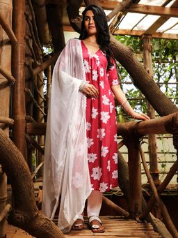 Qissa - Women's Crimson Red Water Lilies Kurta with Pant and Dupatta (Set of 3)