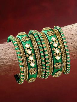 OOMPH - Combo of 18 Green Bridal Chuda Bangle Set | Silk Thread & Kundan Size 2.6