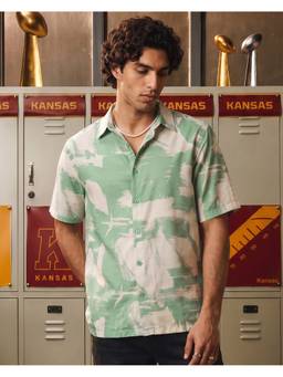 Bewakoof - Men's Green All Over Printed Oversized Shirt