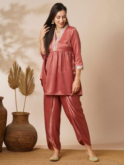 Globus - Women Pink Overlapping Sequined Lace Scalloped Sleeves Tunic and Dhoti Pant (Set of 2)