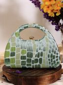 Green color option, Currently selected