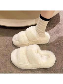 MISS MOSA BY AKANKSHA - White Mia Cute Fuzzy Room Slippers