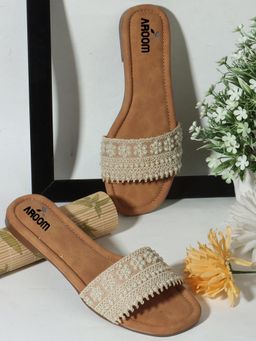 Aroom - White Elegant Pearl Embellished Flats