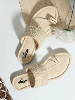 Aroom - Cream Elegant Pearl Embellished Kolhapuris