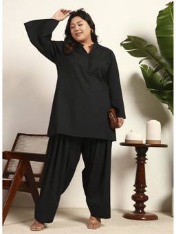 Deebaco - Black Cotton Flex Solid Kurta and Salwar