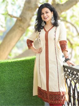DESI SANDOOK - Women Shell White V Neck Patch in Panel Style with Mirror Work Kurti
