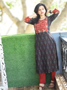 DESI SANDOOK - Women Black Yoke with Mirror Work Ikkat Printed Kurti