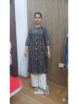Meeranshi - Black Cotton Printed Kurta