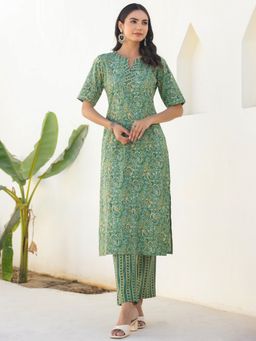 Janasya - Women Green Cotton Kurta with Pant (Set of 2)