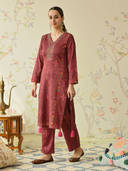 Maroon color option, Currently selected