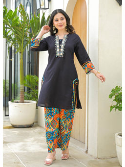 Autumnlane - Women Black Embroidered Kurta with Pant