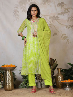 MEENA BAZAAR - Women Green Embellished/Sequined Kurta with Pant and Dupatta