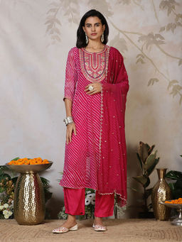 MEENA BAZAAR - Women Magenta Embellished/Sequined Kurta with Pant and Dupatta