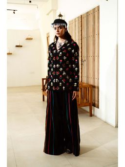 WABI SABI by Anshum-Ritesh - Black Cotton Silk Embroidered Co-ord Set