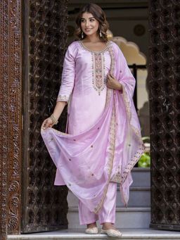 VredeVogel - Pink Women Kurta With Pant & Dupatta