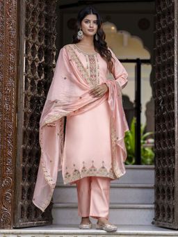 VredeVogel - Pink Women Kurta With Pant & Dupatta