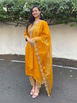 VredeVogel - Yellow Women Kurta With Palazzo & Dupatta
