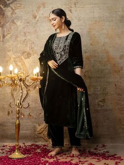 VredeVogel - Green Women Kurta With Pant & Dupatta
