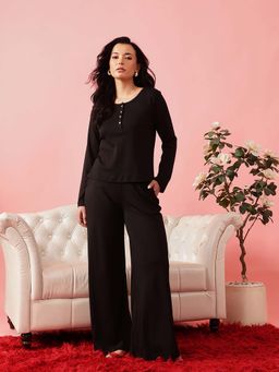 Chelvet - Black Full-Sleeve Top and Pyjama