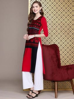 Gahan - Women Stylish Crepe Printed Straight Kurta - Maroon