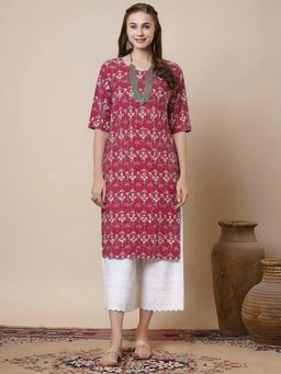 Gahan - Women Stylish Crepe Printed Straight Kurta - Pink
