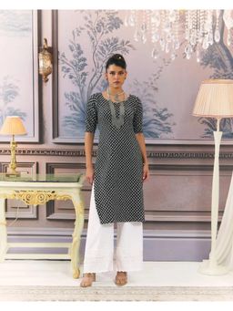 Gahan - Women Stylish Crepe Printed Straight Kurta - Navy Blue